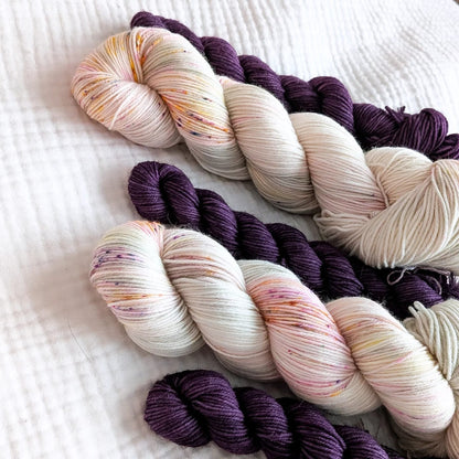 Hanami (Cherry Blossom Viewing) x Cassis Sock Set